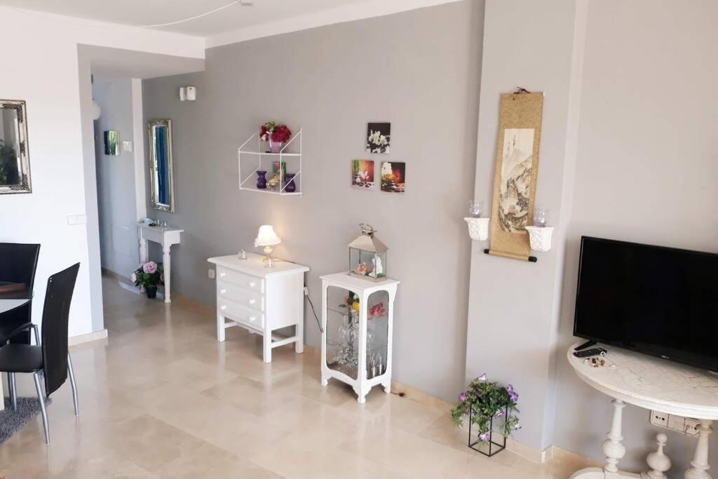 Beautiful Apartment In Duquesa Suites And Gardens Castillo de Sabinillas Eksteriør bilde