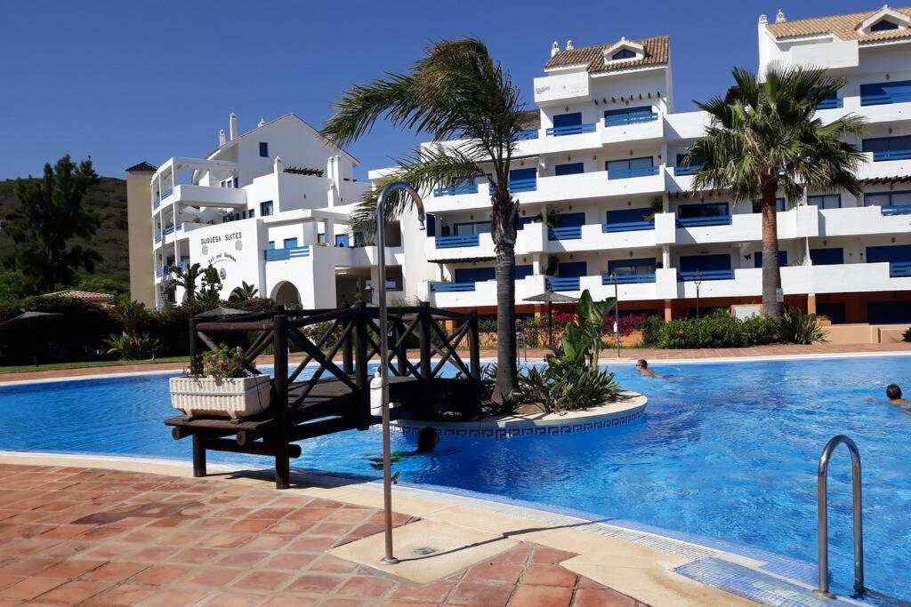 Beautiful Apartment In Duquesa Suites And Gardens Castillo de Sabinillas Eksteriør bilde