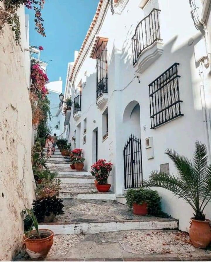 Beautiful Apartment In Duquesa Suites And Gardens Castillo de Sabinillas Eksteriør bilde
